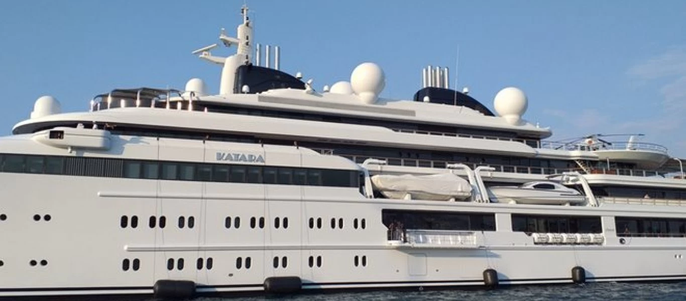 Στην Κέρκυρα ο πρώην Εμίρης του Κατάρ- Μας «θάμπωσε» με την 124 μέτρων θαλαμηγό του (βίντεο)